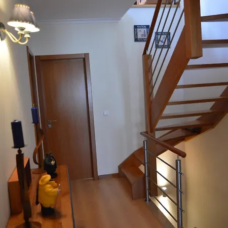 펜션 West House 로리냐